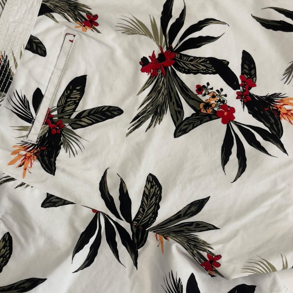 Liz Claiborne Tropical Print Shorts White Classic Belted Plus Size 16 Summer NWT - Picture 6 of 6